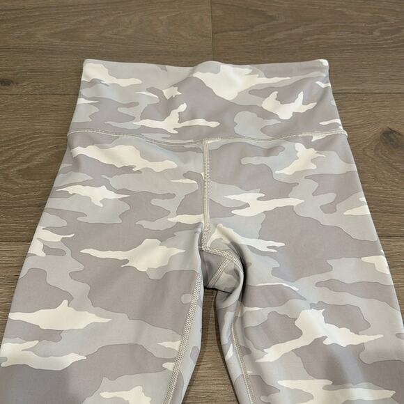 ATHLETA Taupe Gray Camo Elation 7/8 Tight Active Workout Gym Leggings Size XS - Picture 4 of 12